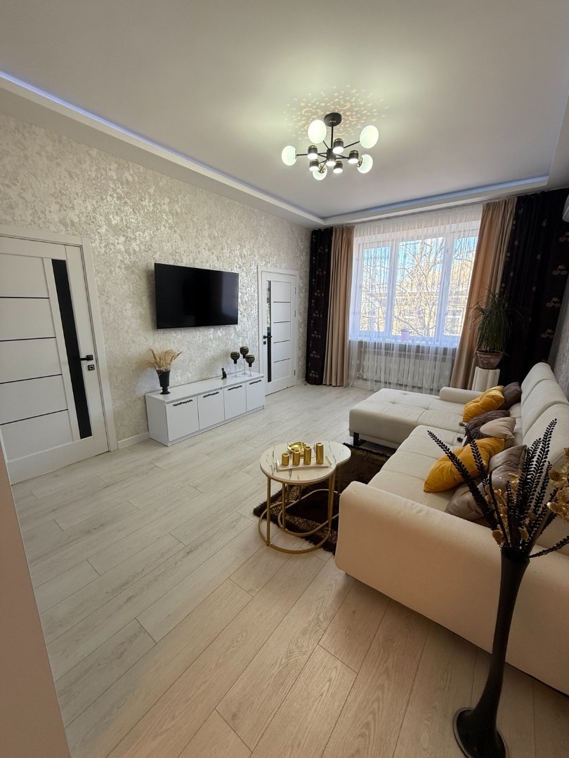 продажа трехкомнатной квартиры номер A-173672 в Приморском районе, фото номер 16